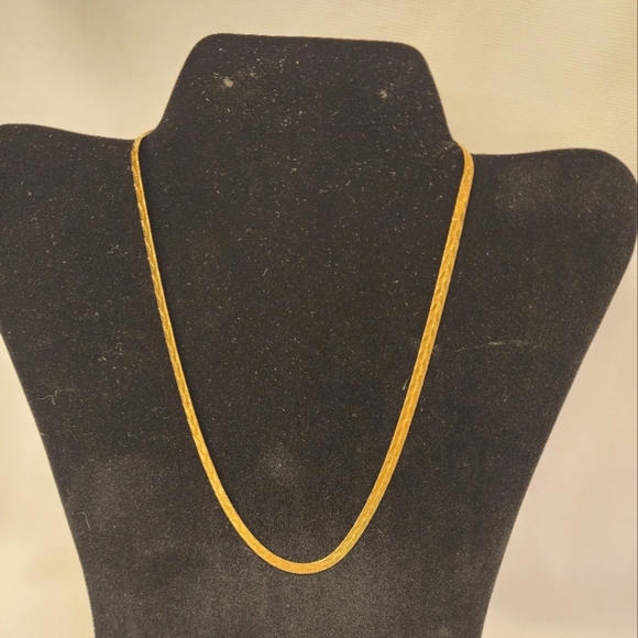 Avon Gold Herringbone Chain Necklace - Picture 7 of 12